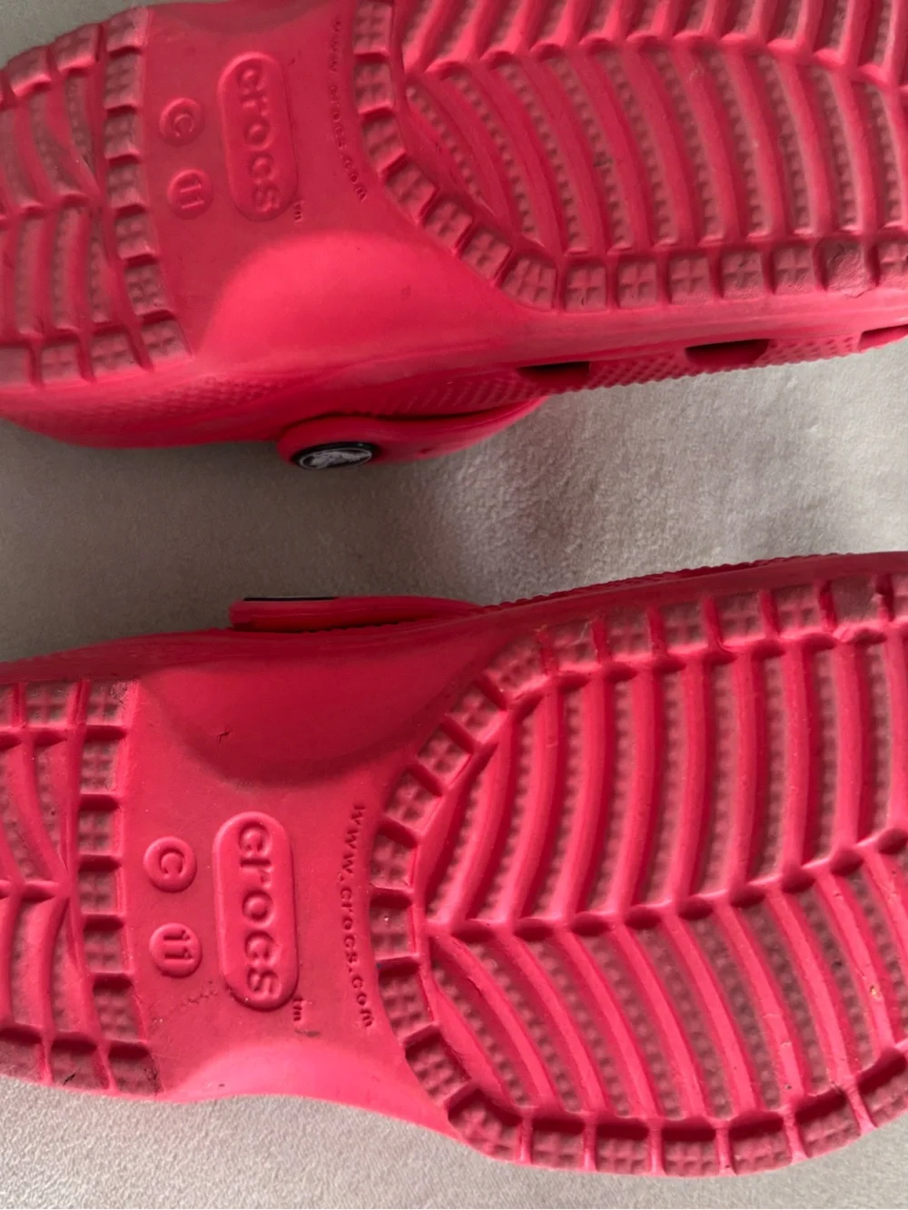 CROCS Kids Classic Clogs in Red
